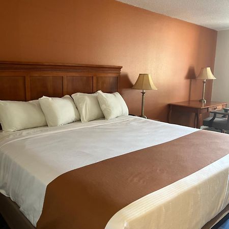 Regency Inn & Suites Anoka Екстер'єр фото