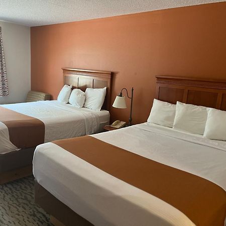 Regency Inn & Suites Anoka Екстер'єр фото