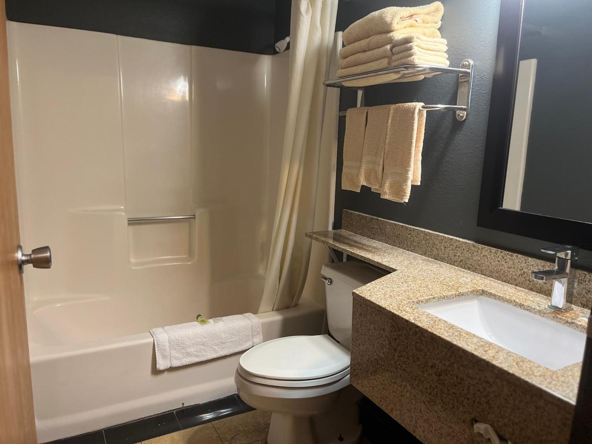 Regency Inn & Suites Anoka Екстер'єр фото