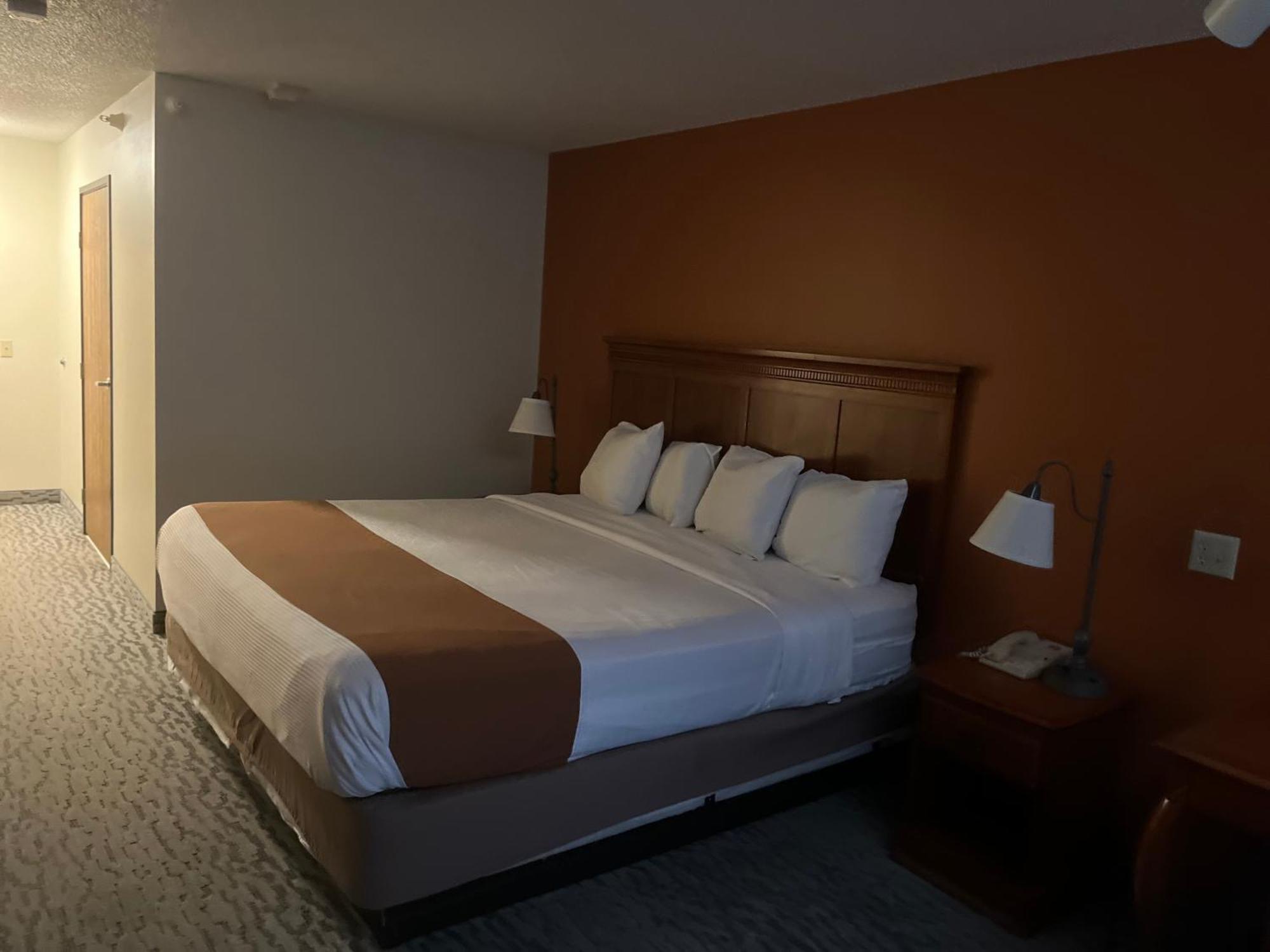 Regency Inn & Suites Anoka Екстер'єр фото